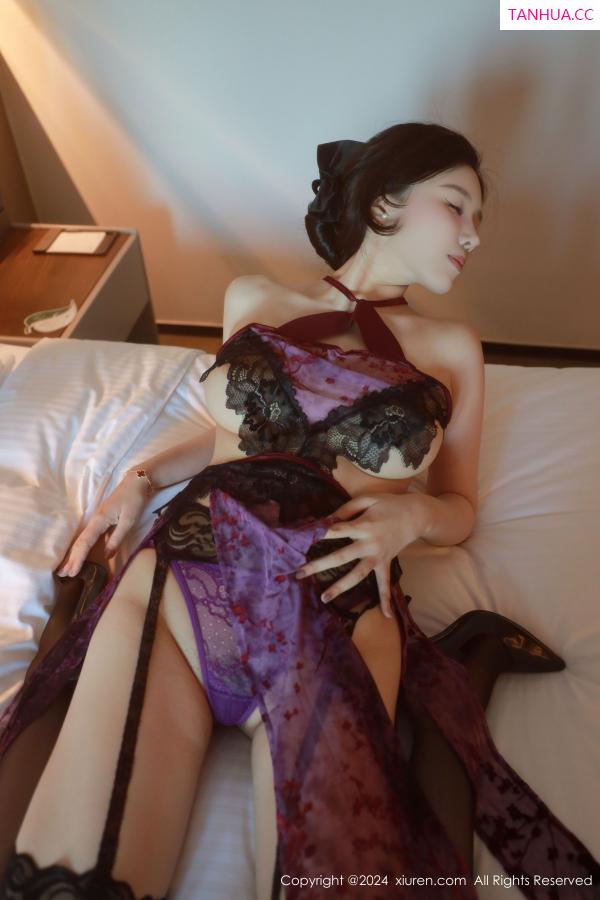   [XiuRen]高清写真图 2024.10.16 No.9292 唐翩翩 美腿黑丝第26张图片